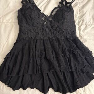 Zenana Outfitters Black Textured Top